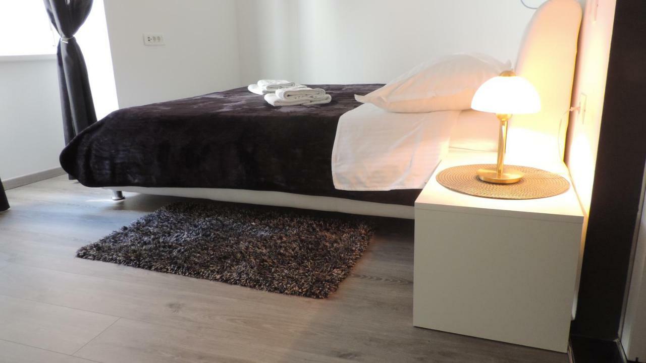 Apartment & Room Ivan Šibenik Esterno foto