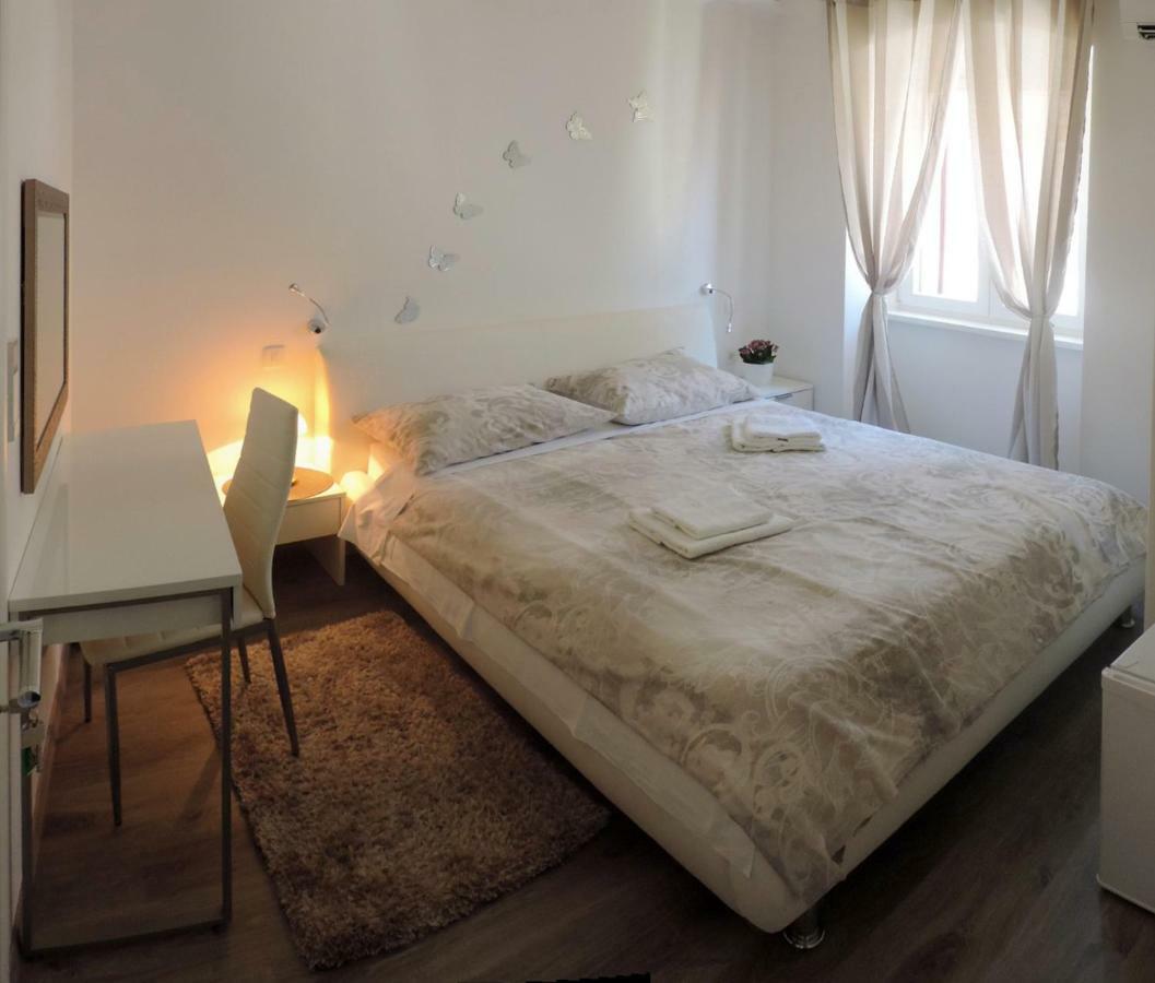 Apartment & Room Ivan Šibenik Esterno foto