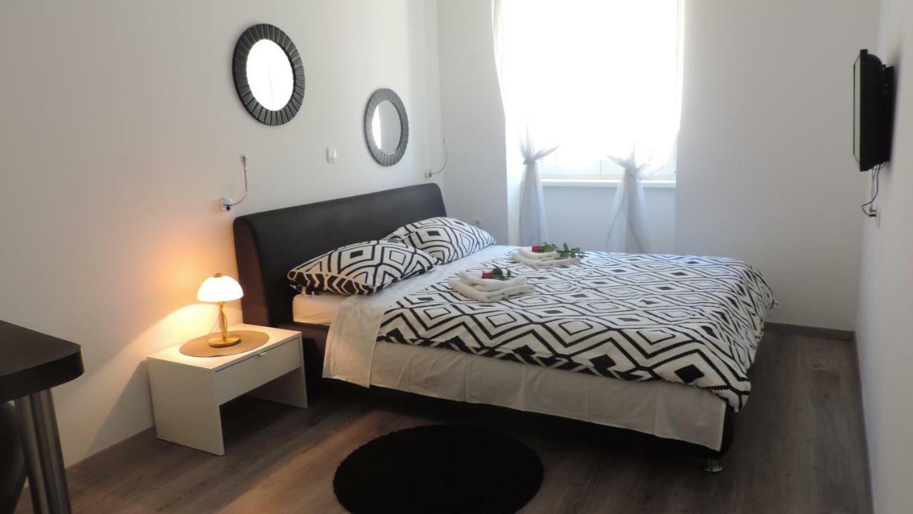 Apartment & Room Ivan Šibenik Esterno foto